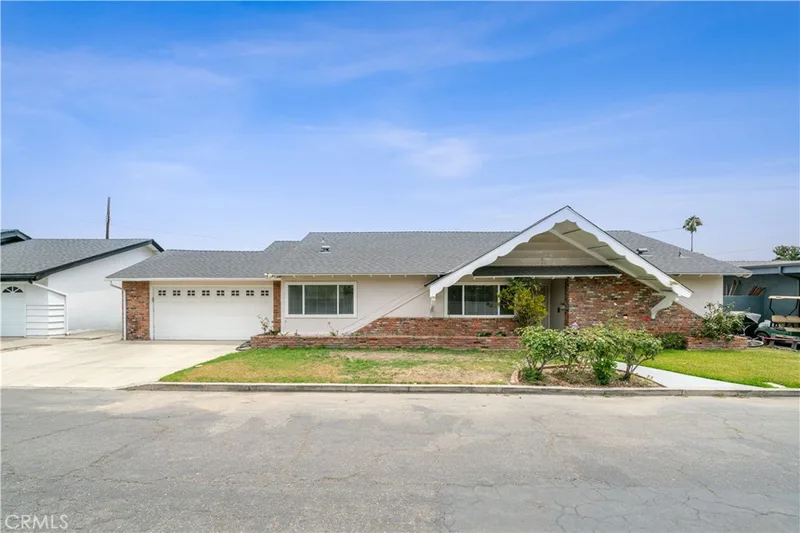 1019 E Walnut Avenue, Orange, CA 92867