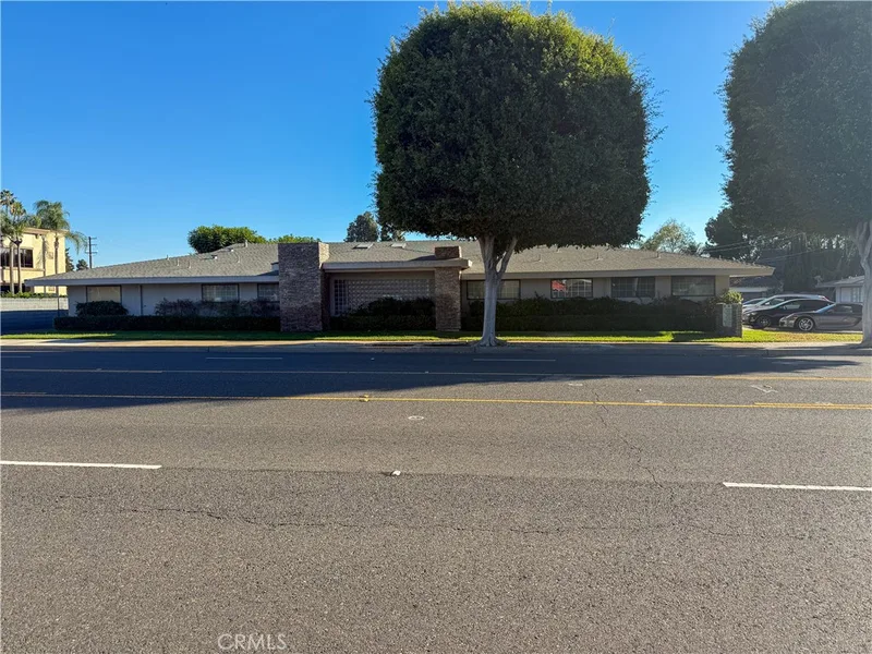 1044 E Chapman 1042, Orange, CA 92866