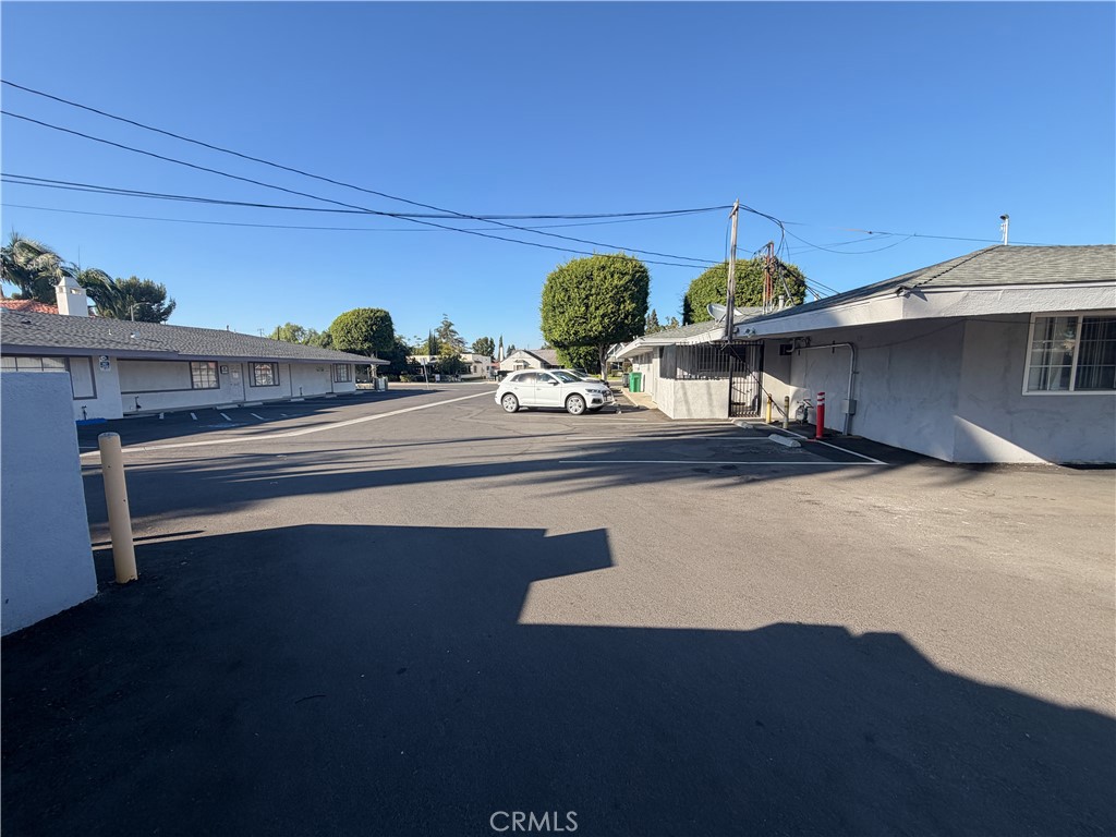 1044 E Chapman 1042, Orange CA 92866 - photo 5