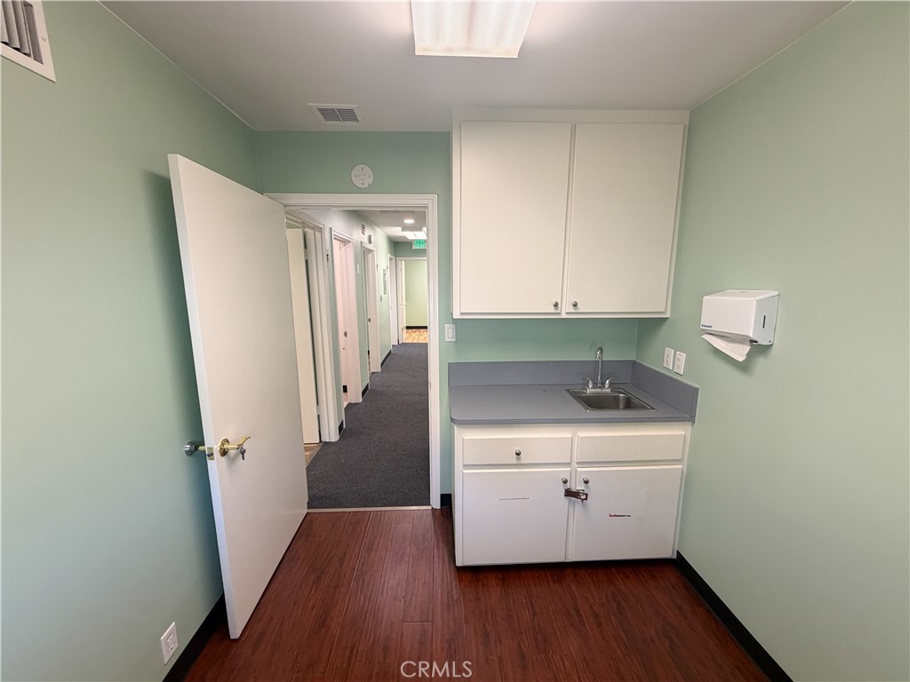 1044 E Chapman 1042, Orange CA 92866 - photo 29