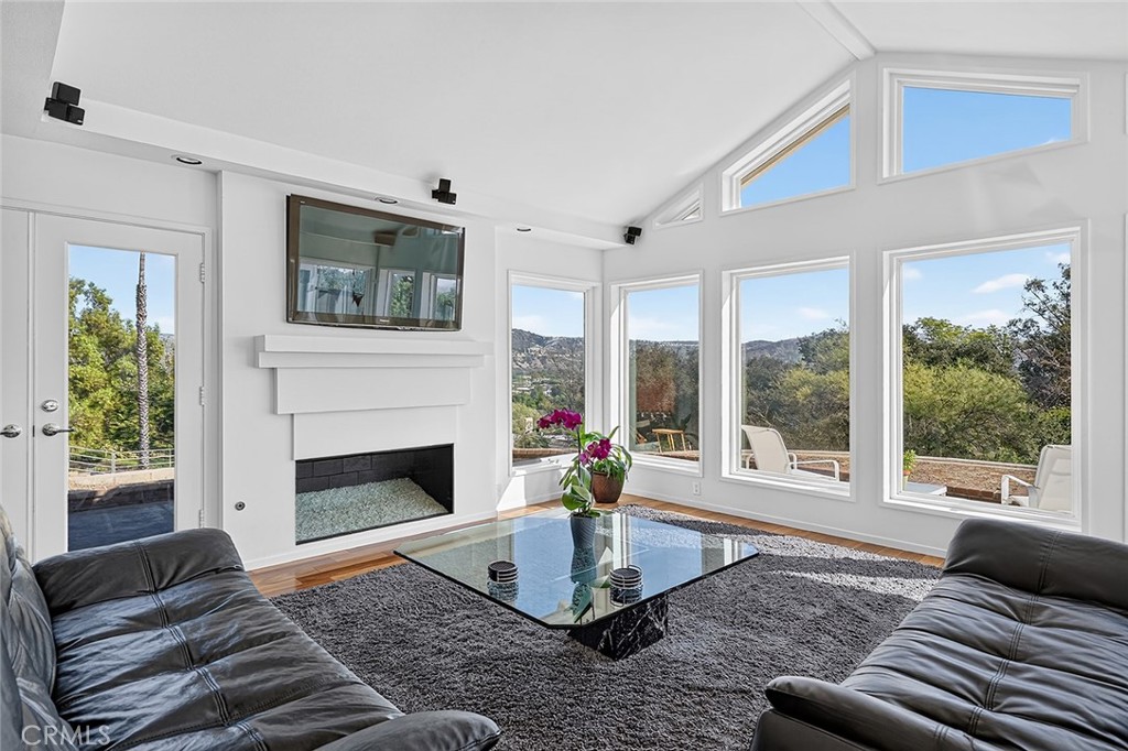Open and private feeling at the same time? Yes! - 10571 Morada, Orange CA 92869 - photo 18