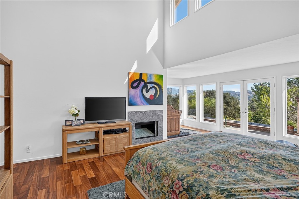Fabulous primary suite with vaulted ceilings and a VIEW - 10571 Morada, Orange CA 92869 - photo 31