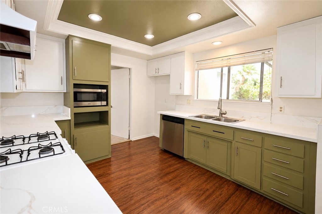 1087 N Greengrove, Orange CA 92867 - photo 6