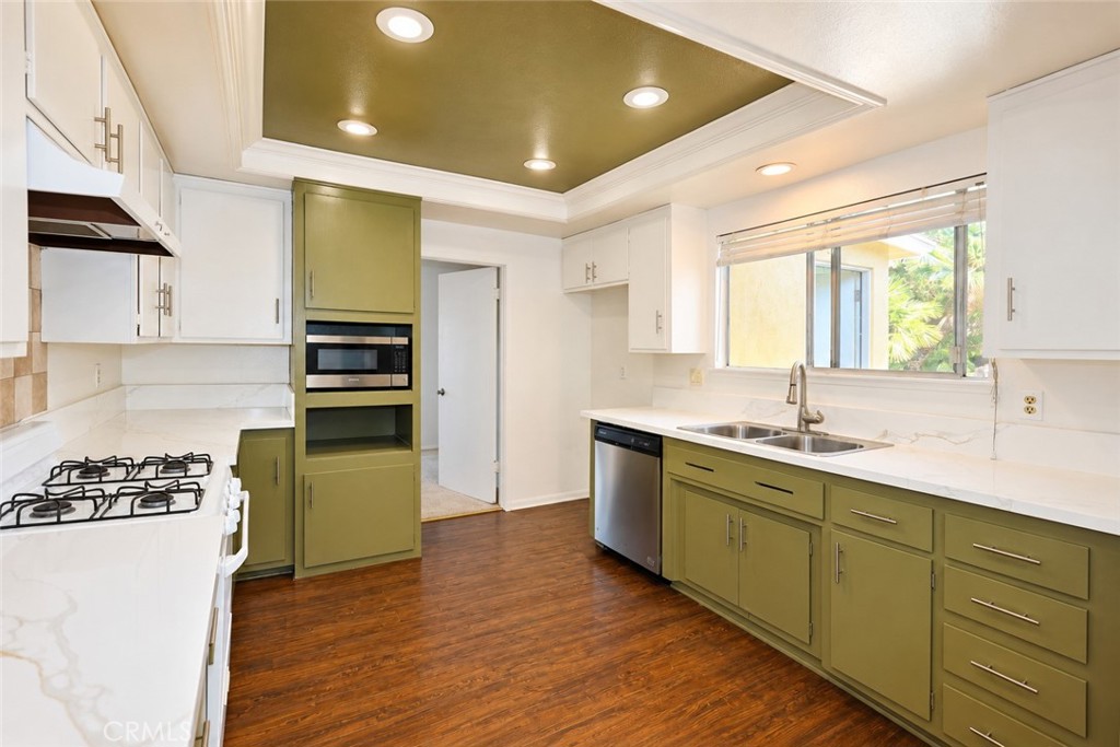 1087 N Greengrove, Orange CA 92867 - photo 8