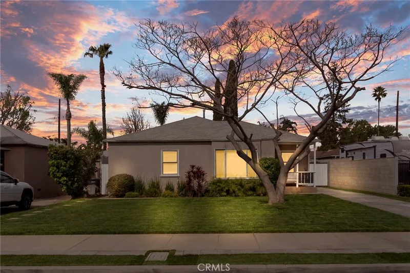 1127 Acacia, Orange