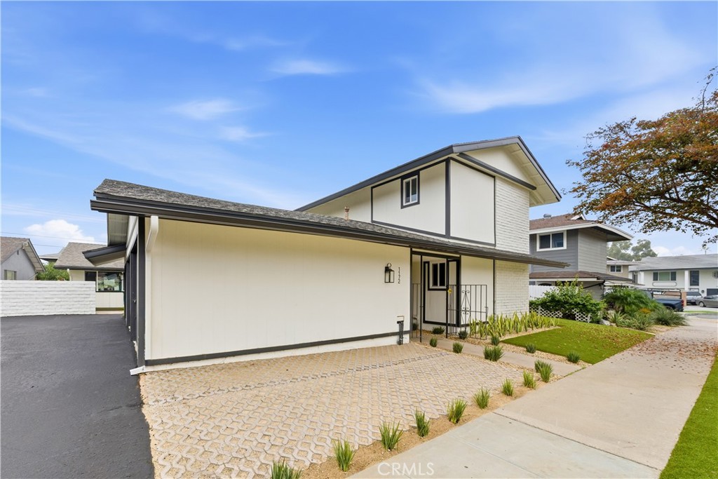1172 N Shattuck A, Orange CA 92867 - photo 1