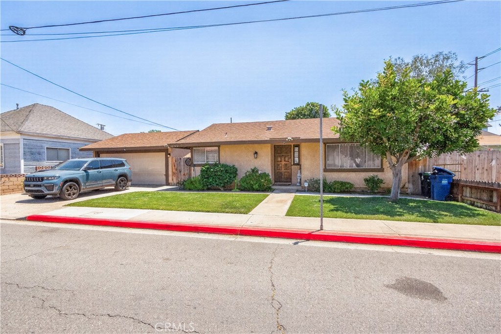 3 bedrooms 2 baths on Spring Street - 11742 Hewes, Orange CA 92869 - photo 1