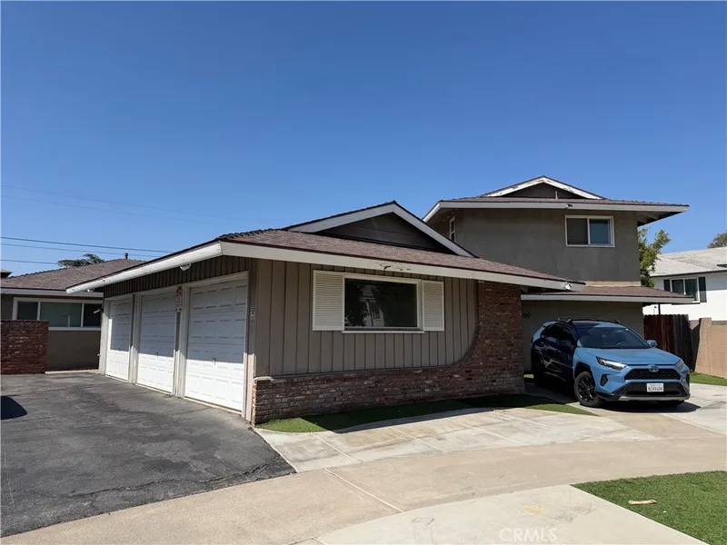 1190 N Shattuck Street B, Orange, CA 92867