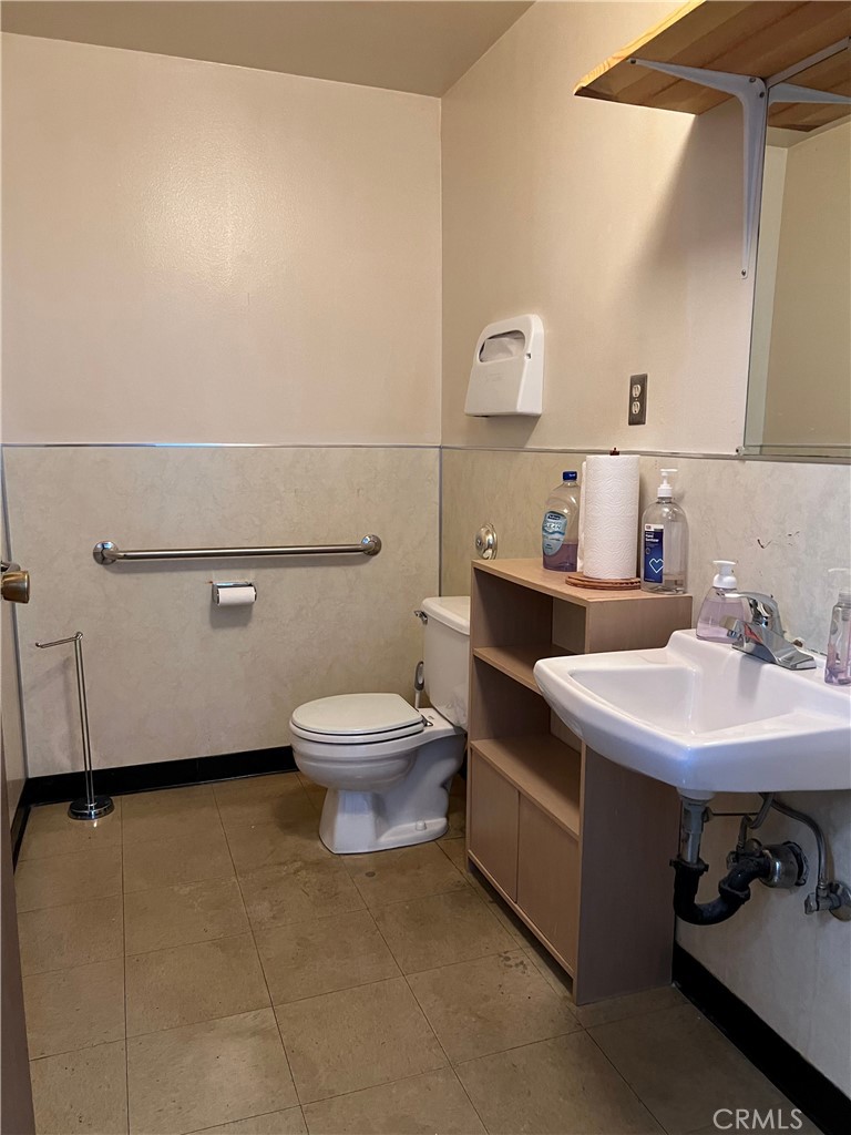 1234 W Chapman W 205, Orange CA 92868 - photo 15