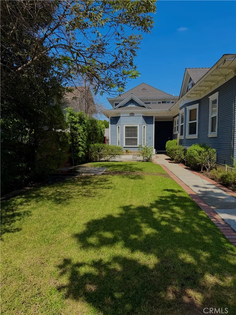 129 Palmyra, Orange