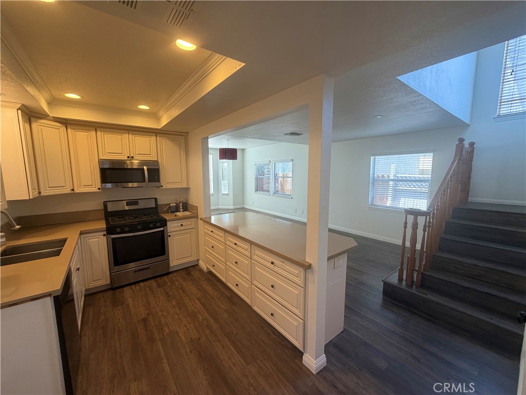 129 Palmyra, Orange CA 92866 - photo 6