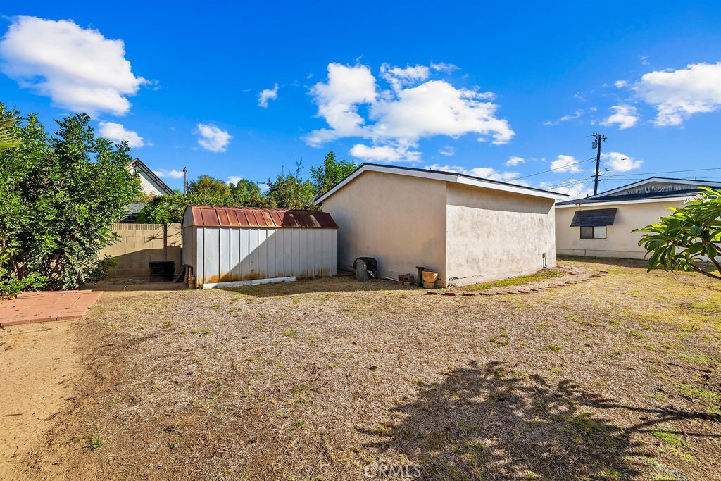 The 6,000+ sq ft lot provides a good-sized backyard with room to personalize and enjoy. - 150 S Park, Orange CA 92869 - photo 6
