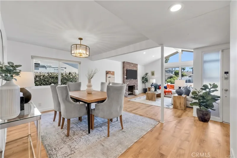 1517 E Riverview, Orange