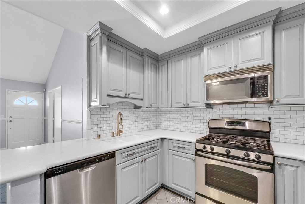 155 N Singingwood Street 39, Orange CA 92869 - photo 1