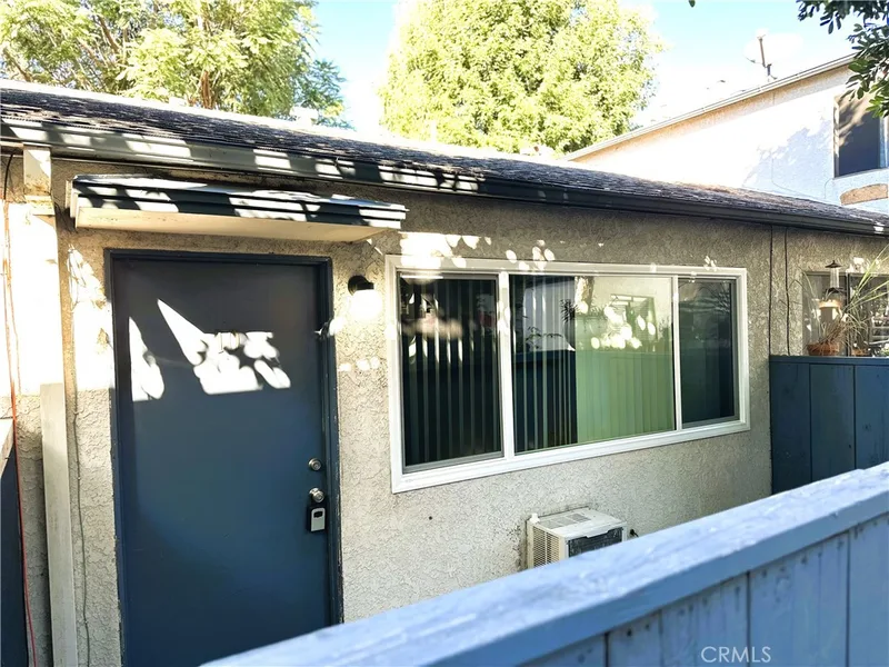 1603 W Palmyra 10, Orange, CA 92868