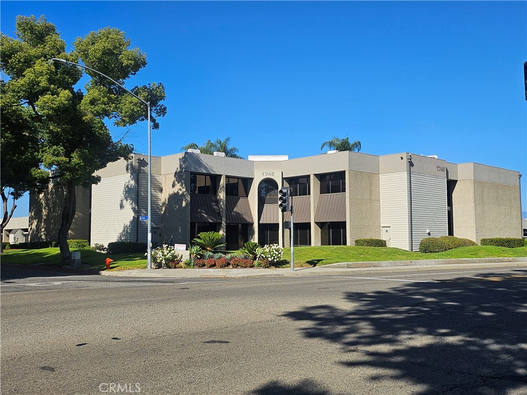 1745 W Orangewood Avenue 103, Orange CA 92868 - photo 4