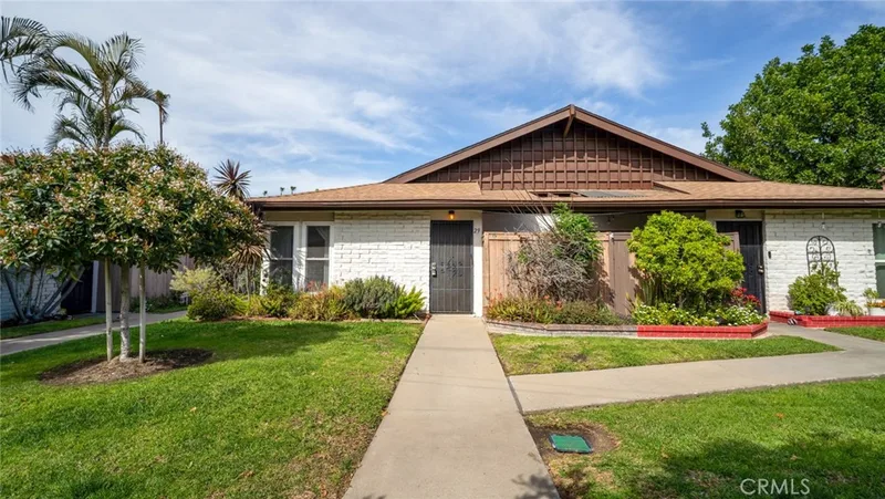 1800 E Heim 29, Orange, CA 92865