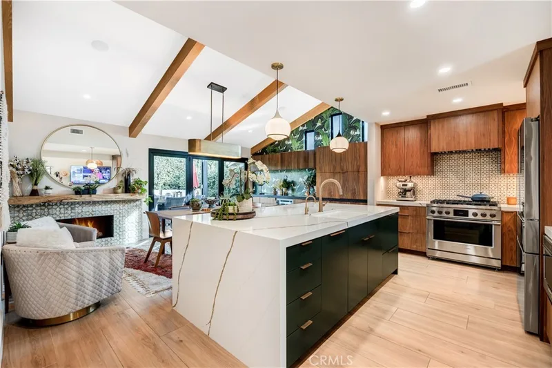 187 S Shattuck Place, Orange, CA 92866