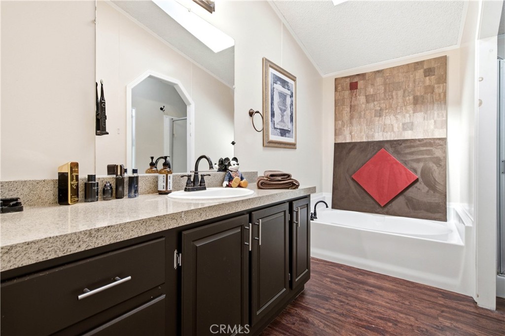 Primary bathroom with Dual dink Vanity - 1925 E La Veta Avenue 49, Orange CA 92866 - photo 27