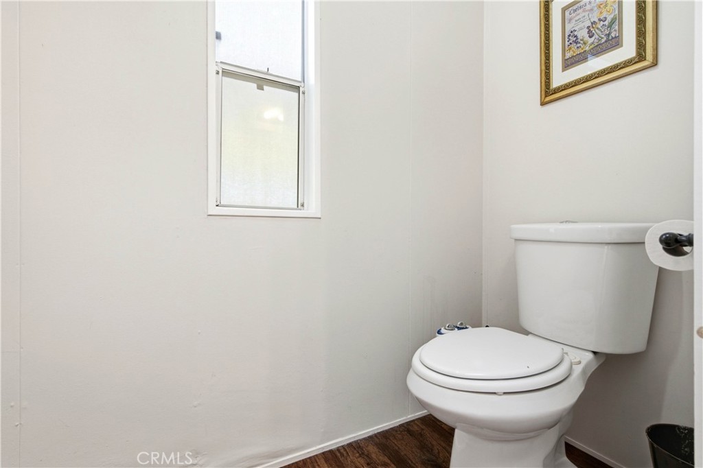 Primary Toilet - 1925 E La Veta Avenue 49, Orange CA 92866 - photo 33