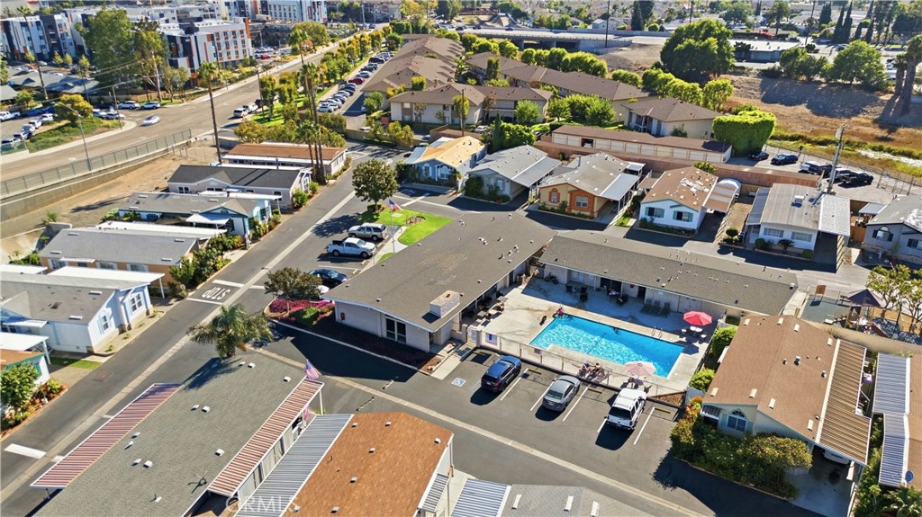 community pool - 1925 E La Veta Avenue 49, Orange CA 92866 - photo 58