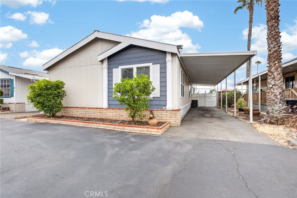 1925 E La Veta Avenue 50, Orange CA 92866 - photo 1