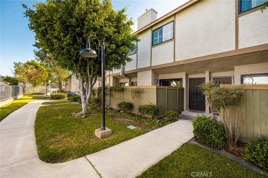 2000 W Palmyra 10, Orange CA 92868 - photo 1