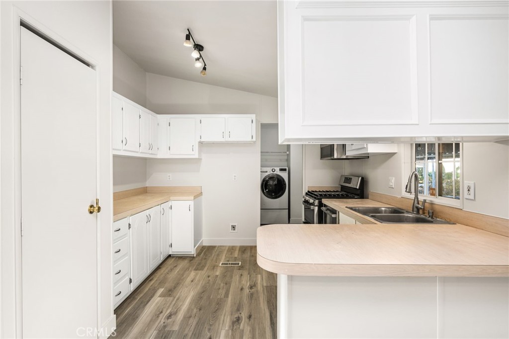201 Collins Avenue W 47, Orange CA 92867 - photo 13