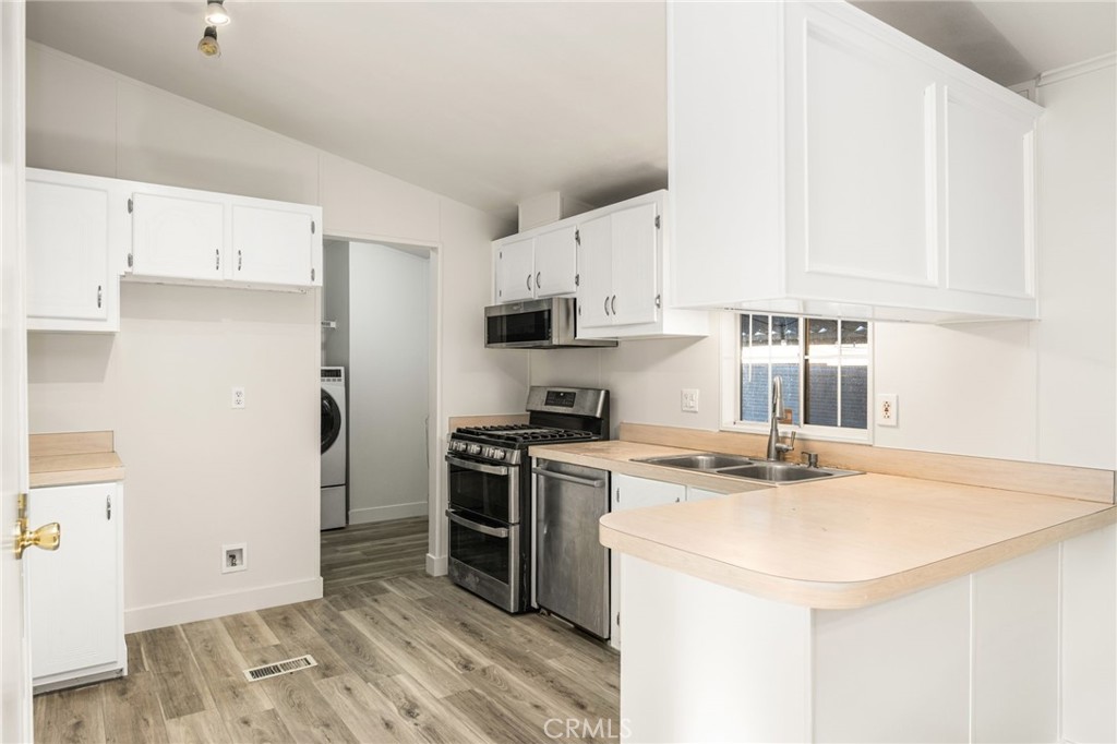 201 Collins Avenue W 47, Orange CA 92867 - photo 14