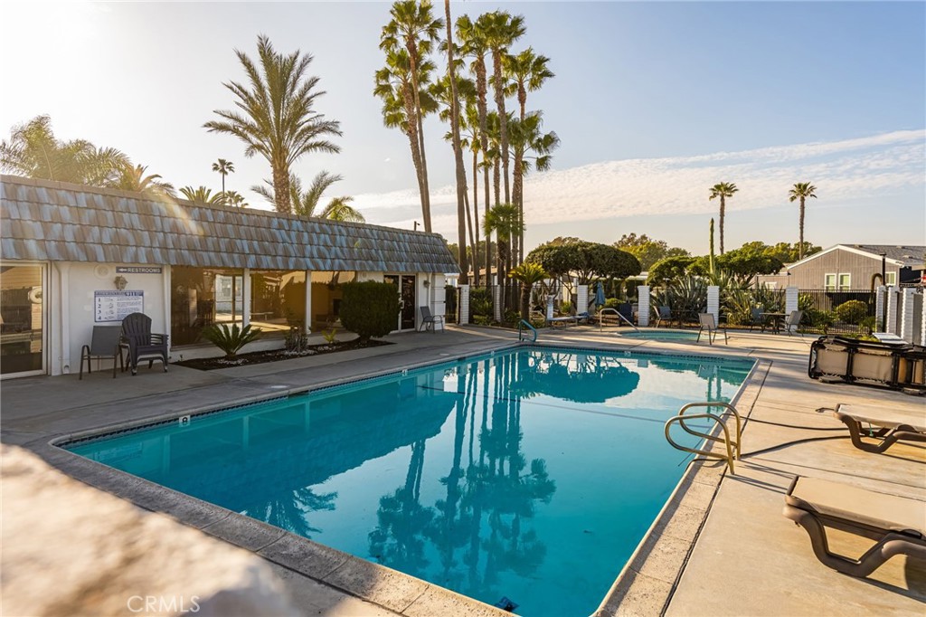 201 Collins Avenue W 47, Orange CA 92867 - photo 32
