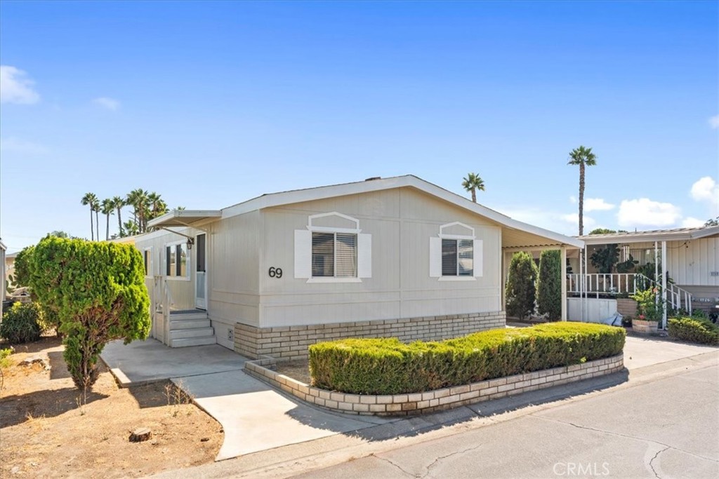 201 W Collins Avenue 69, Orange CA 92867 - photo 1