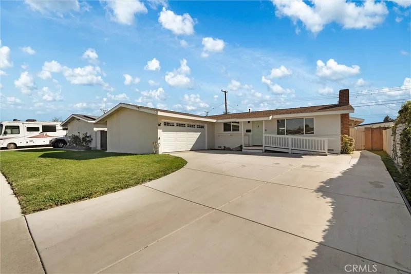2022 W Spruce, Orange, CA 92868