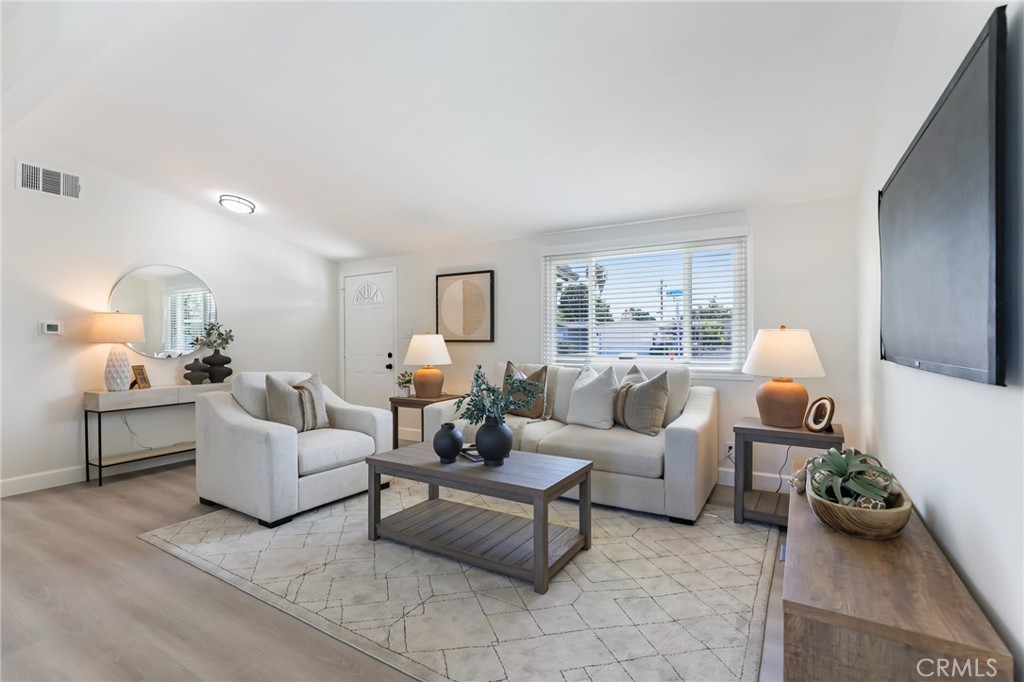 2037 W Arbor, Orange CA 92868 - photo 2