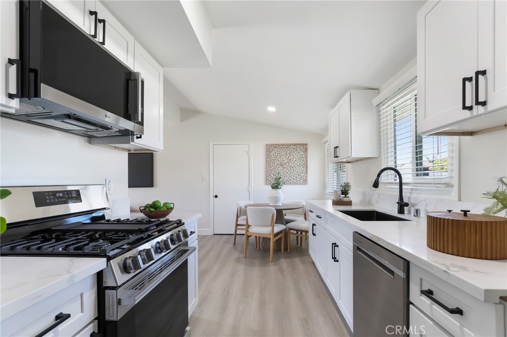 2037 W Arbor, Orange CA 92868 - photo 5