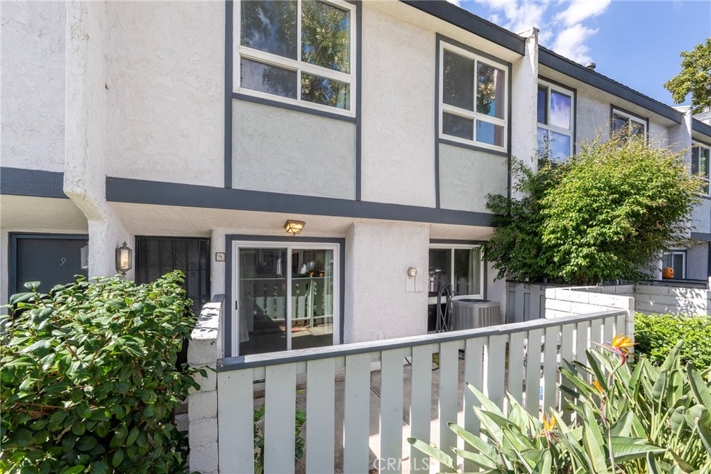 2100 West Palmyra Avenue 8, Orange CA 92868 - photo 1