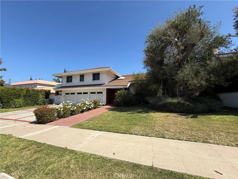 2603 e Hillcrest Ave, Orange, CA 92867