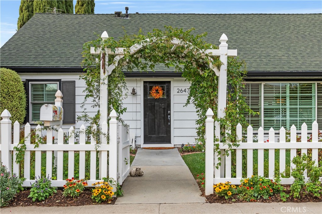 Prestine landscaping - 2647 E Wilson Avenue, Orange CA 92867 - photo 2