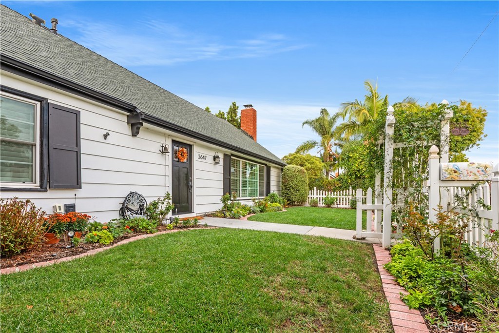 Front Yard - 2647 E Wilson Avenue, Orange CA 92867 - photo 4