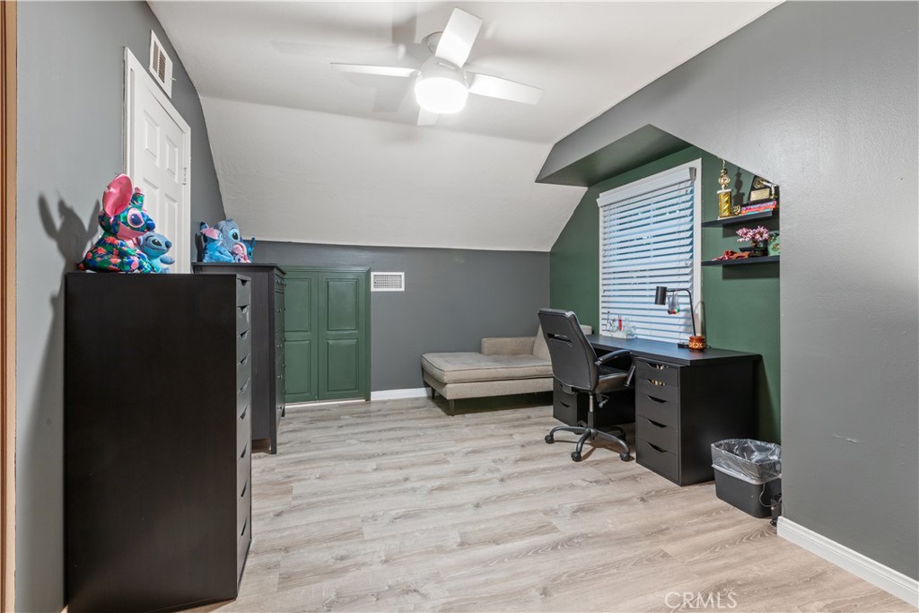 2647 E Wilson Avenue, Orange CA 92867 - photo 33
