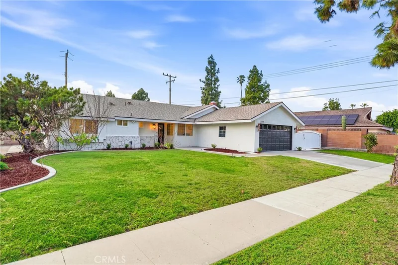 2776 N Beechwood, Orange, CA 92865