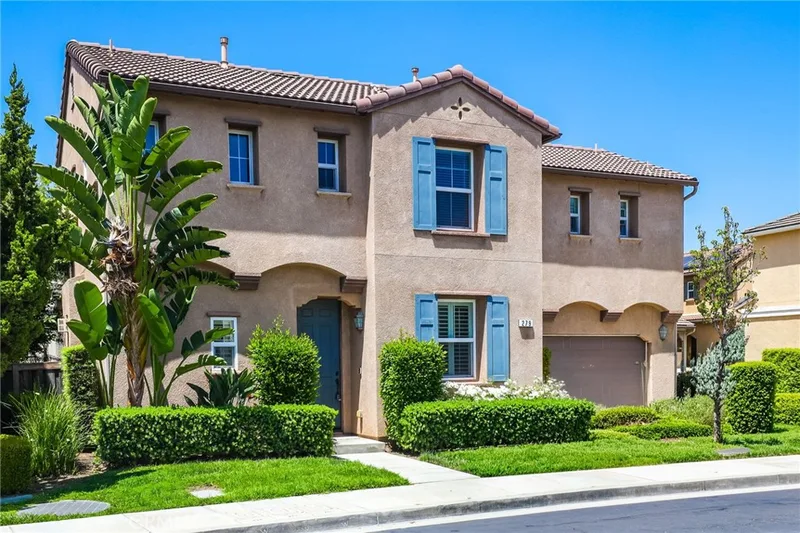279 W Sparkleberry, Orange, CA 92865