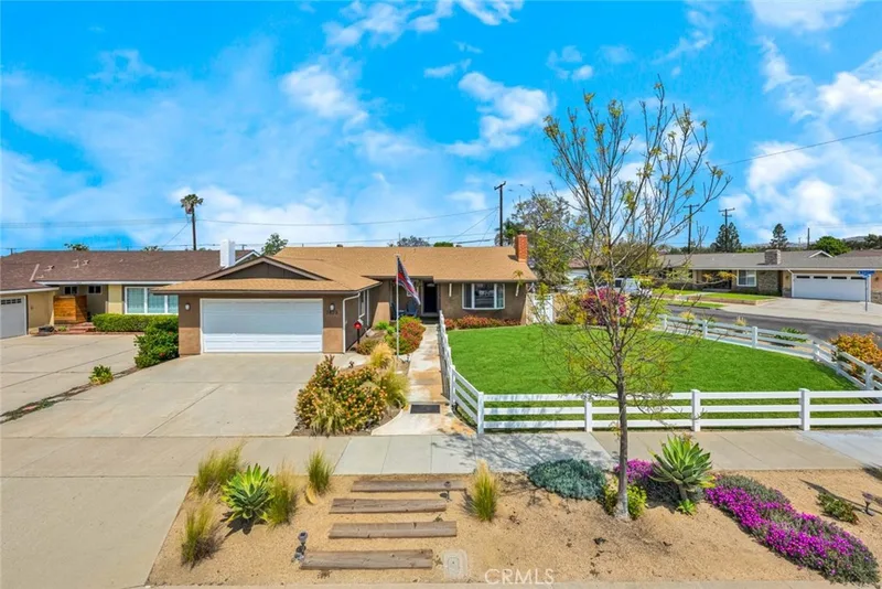 2825 E Jackson, Orange, CA 92867