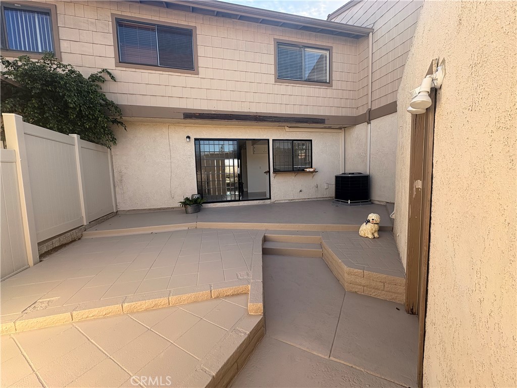 2855 N Cottonwood 4, Orange CA 92865 - photo 1