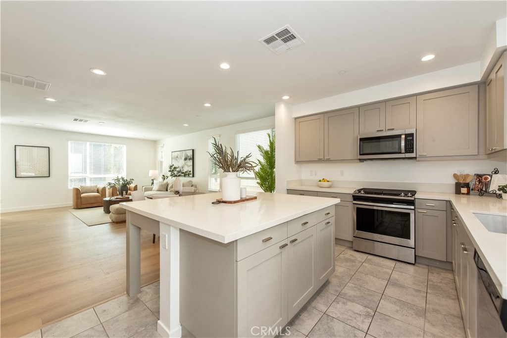 2870 N Glassell Street, Orange CA 92865 - photo 14