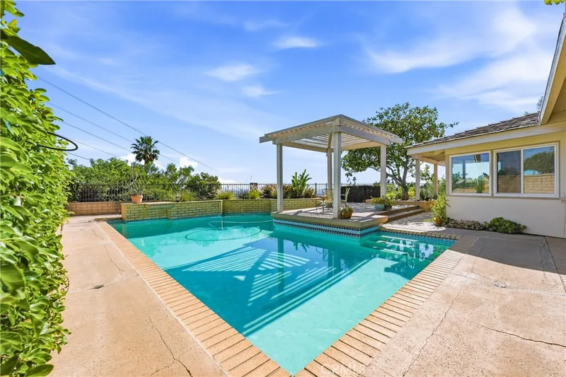 2910 E Shady Forest, Orange, CA 92867