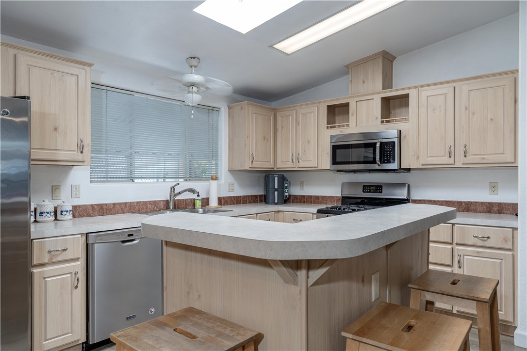 300 N Rampart 26, Orange CA 92868 - photo 14