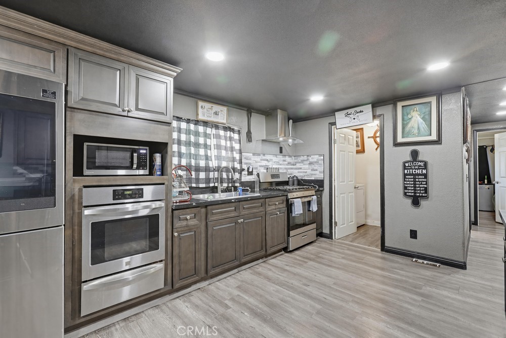 300 N Rampart 50, Orange CA 92868 - photo 15