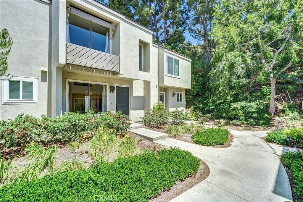 307 N Singingwood 8, Orange CA 92869 - photo 1
