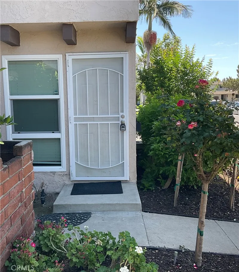 336 W La Veta Avenue D, Orange, CA 92866