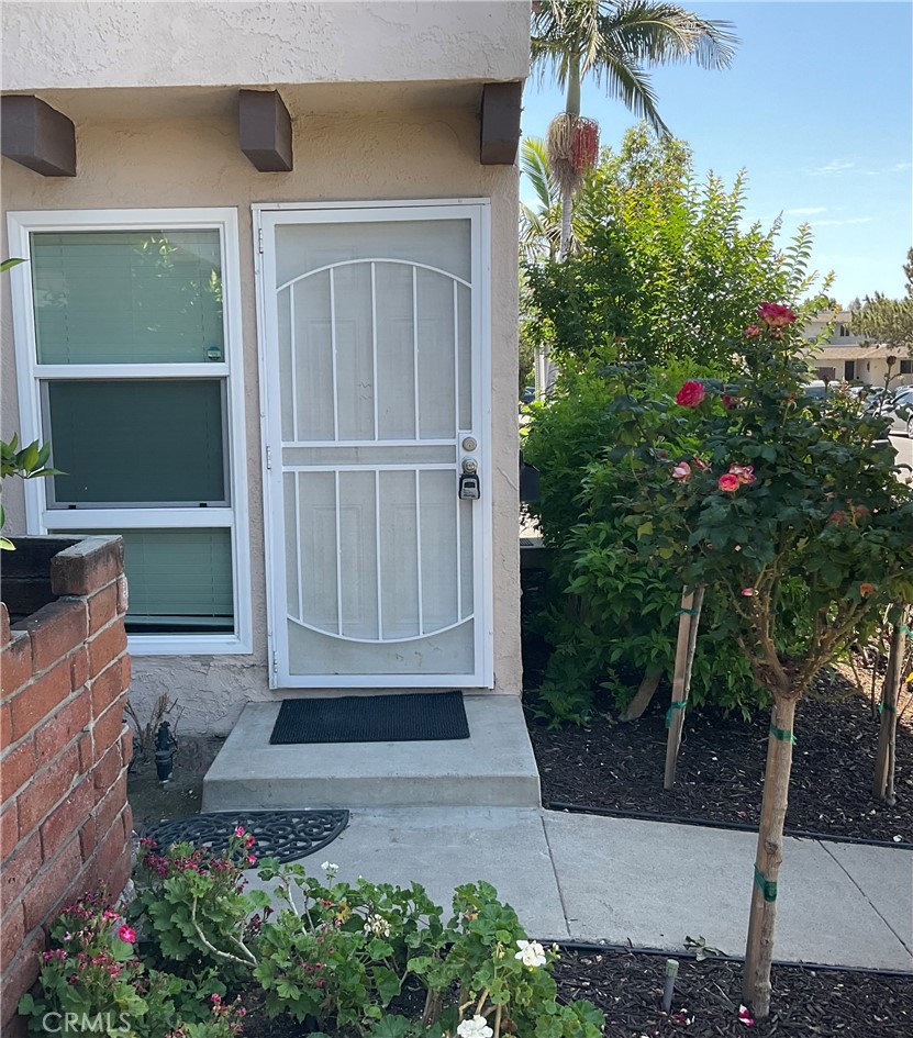 336 W. La Veta D - 336 W La Veta Avenue D, Orange CA 92866 - photo 1